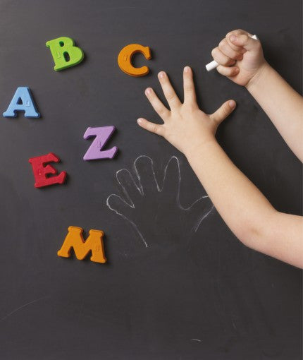 كيفية عمل سطح مغناطيسي على الحائط