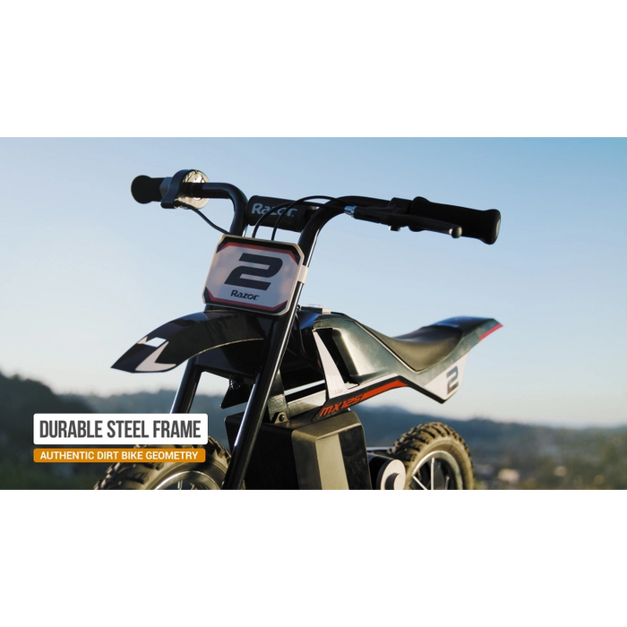 دراجة MX125 ترابية حمراء وسوداء، وزن 33.1 كجم، سرعة 16 كم/ساعة، مثالية للمغامرات وعرضة للتضاريس. من ريزر
