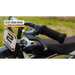 دراجة MX125 ترابية حمراء وسوداء، وزن 33.1 كجم، سرعة 16 كم/ساعة، مثالية للمغامرات وعرضة للتضاريس. من ريزر