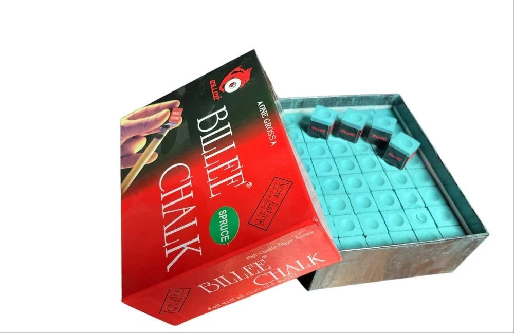 طباشير بلياردو Billee Chalk 8A - 144 قطعة باللونين الرمادي والأخضر، يضمن ثبات الضربة وتقليل انزلاق العصا.