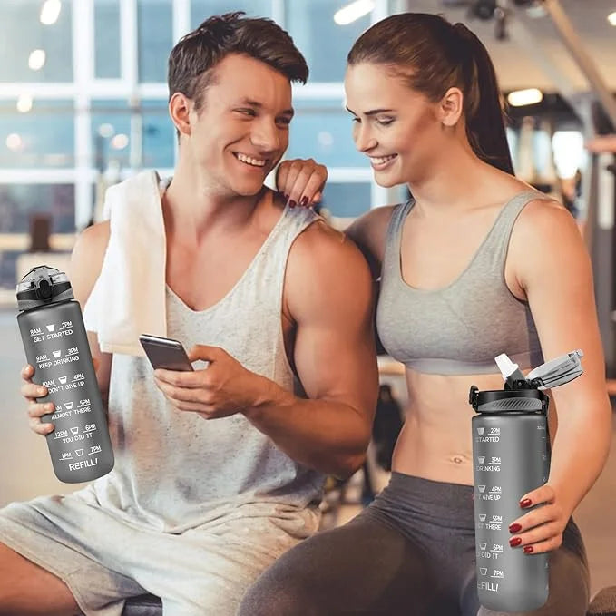 زجاجة مياه رياضية جذابة سعة 900 مل من بلاستيك عالي الجودة بتصميم أنيق ومريح