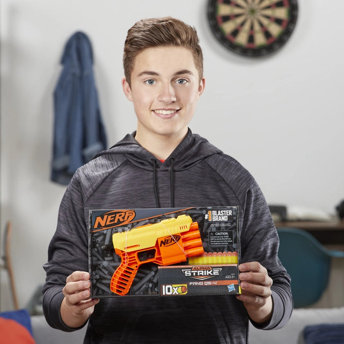 نيرف ألفا سترايك فنج كيو إس-4 مع 4 فوهات و10 سهام نيرف إليت، سهل الاستخدام. من هاسبرو