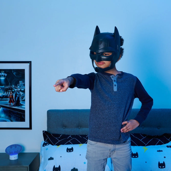 قناع باتمان Bat-Tech لتغيير الصوت مع 15 صوتاً مختلفاً وتفاصيل حقيقية من سبين ماستر