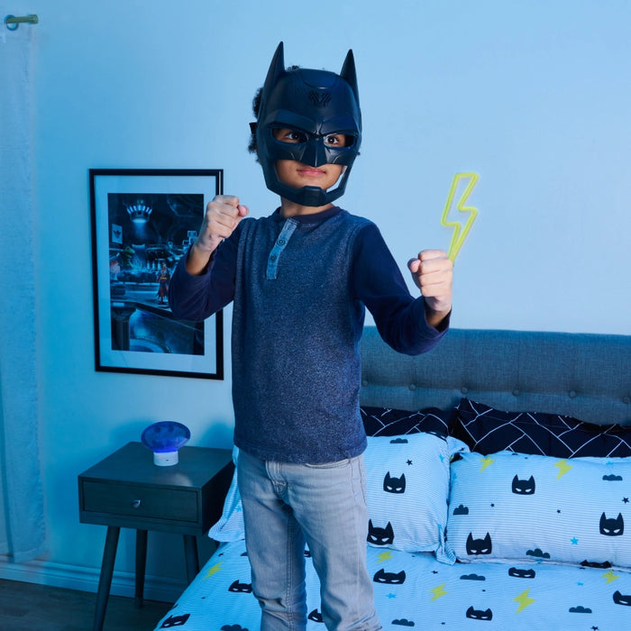 قناع باتمان Bat-Tech لتغيير الصوت مع 15 صوتاً مختلفاً وتفاصيل حقيقية من سبين ماستر
