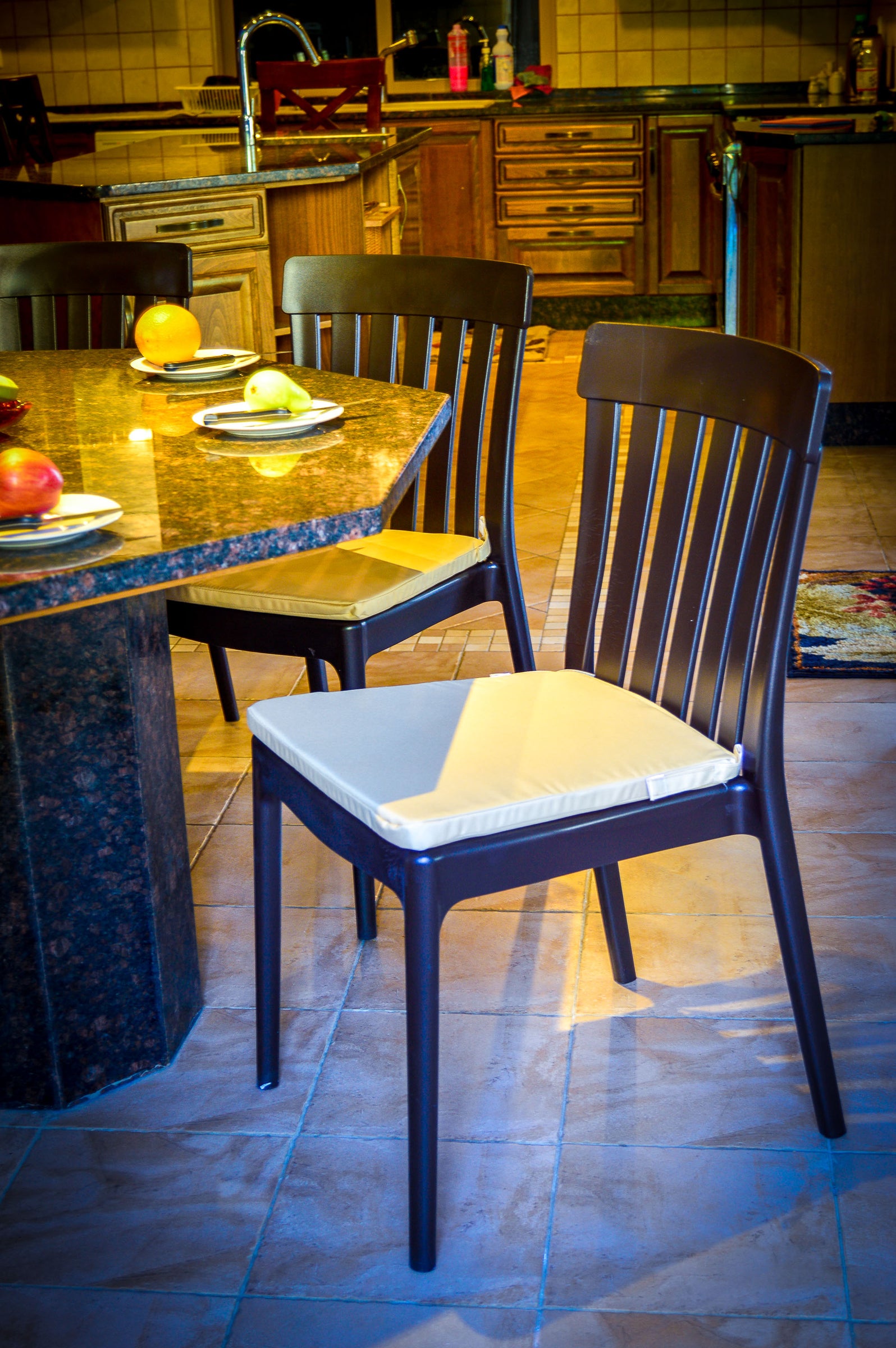 Samba Turquoise Plastic Chair for Various Occasions Samba Turquoise Plastic Chair for Various Occasions