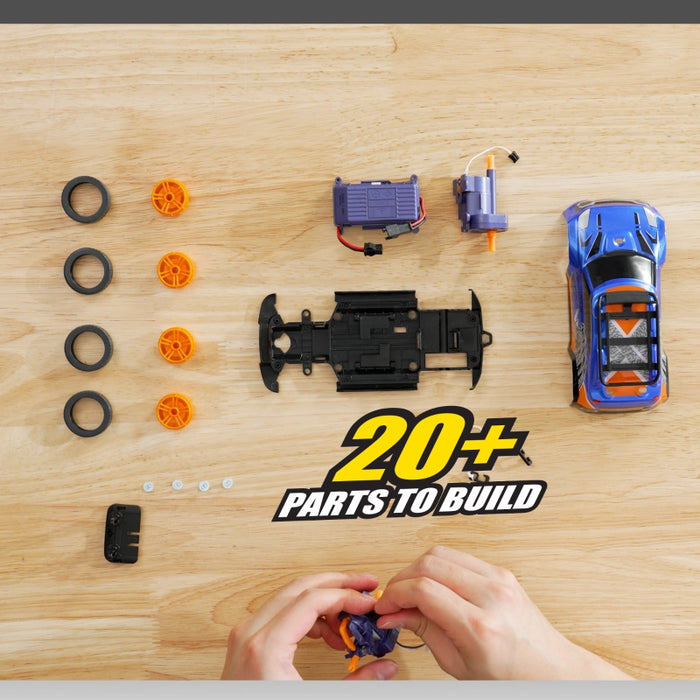 سيارة سباق RC 1:24 من إكزوسست Build 2 Drive مع تحكم 20 متر وقطع سهلة التركيب من سيلفرليت