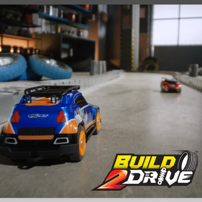 سيارة سباق RC 1:24 من إكزوسست Build 2 Drive مع تحكم 20 متر وقطع سهلة التركيب من سيلفرليت
