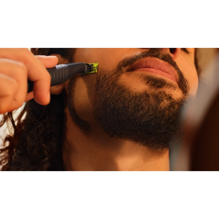 ماكينة فيليبس OneBlade لتنظيف اللحية والوجه