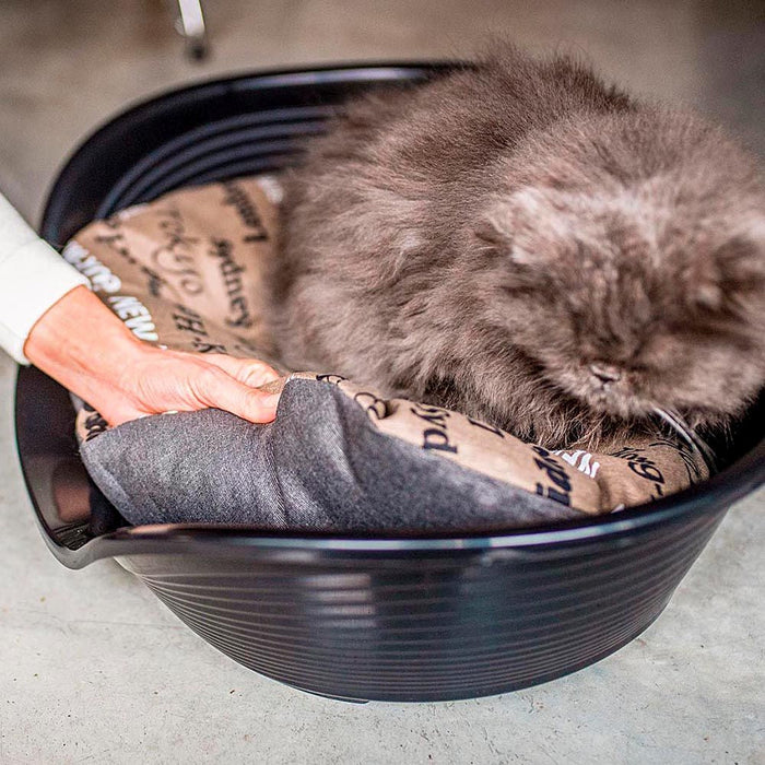 سرير بلاستيكي أبيض مقاس 6 للكلاب من Ferplast