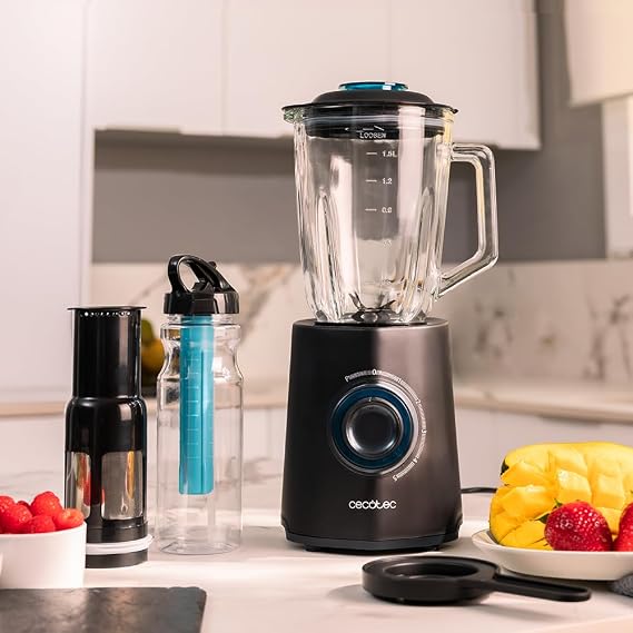 خلاط شخصي باور بلاك تيتانيوم 2000 (Power Black Titanium 2000 MAX Mix&Go) بقدرة 2000 واط من Cecotec