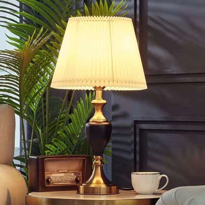 مصباح طاولة من ARMN Regency - أسود