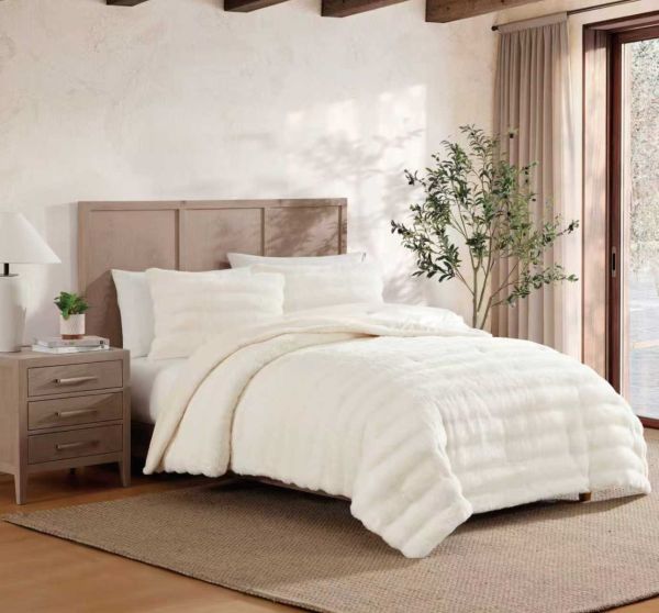 طقم لحاف مجوز كبير 4 قطع من ARMN Veloura، لحاف 260x240 سم، تصميم دافئ ومضاد للحساسية.