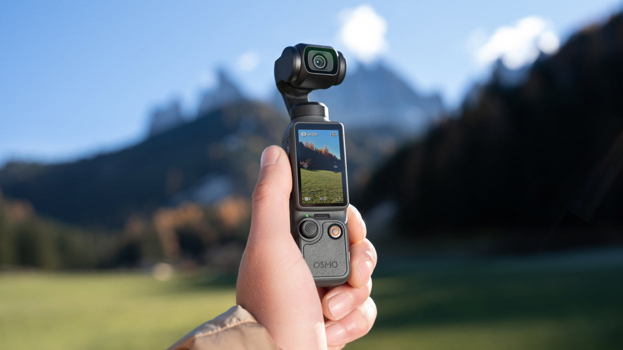 كاميرا وجيمبال DJI Osmo Pocket 4 Creator Combo بدقة 4K وتقنية تتبع ActiveTrack 7.0