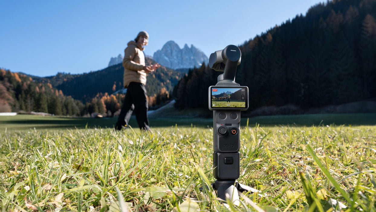 كاميرا وجيمبال DJI Osmo Pocket 4 Creator Combo بدقة 4K وتقنية تتبع ActiveTrack 7.0