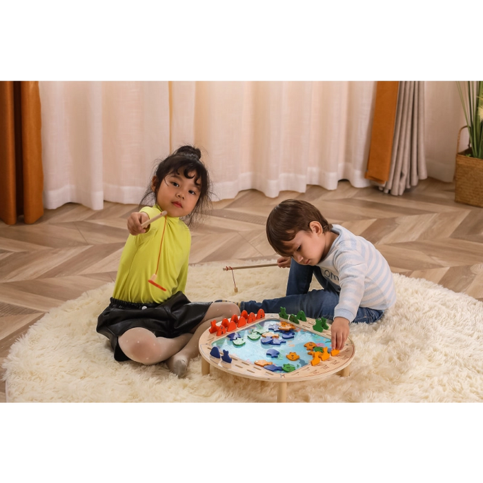 لعبة صيد السمك مع طاولة و4 صنارات و40 سمكة لتطوير المهارات الحركية من فيغا