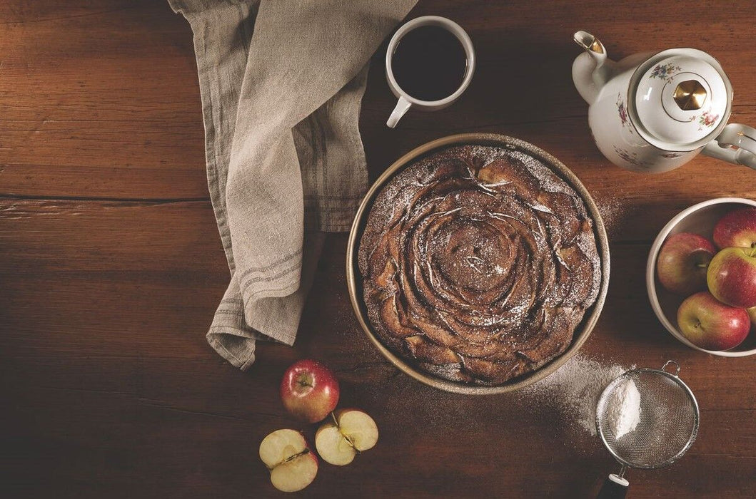 قالب خبز مدور 26 سم من Tramontina Brasil - أحمر