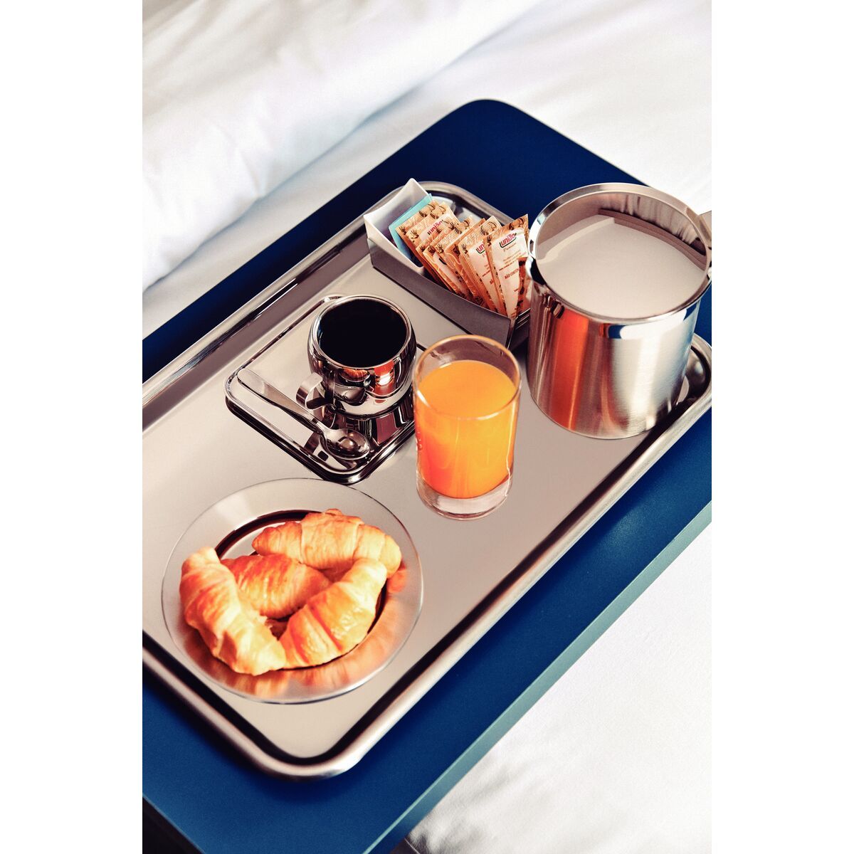 Tramontina Buena Rectangular Steel Tray 49*33 cm Tramontina Buena Rectangular Steel Tray 49*33 cm