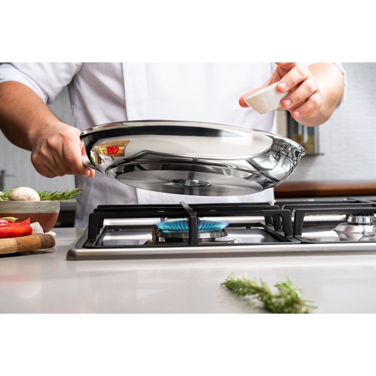 مقلاة ستيل 30 سم من Tramontina Professional مقلاة ستيل 30 سم من Tramontina Professional
