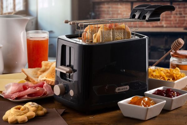 توستر بفتحتين من Ariete New Breakfast 157