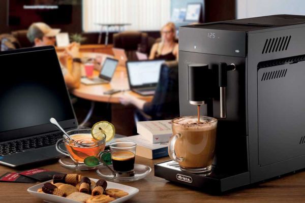 ماكينة إسبريسو مع مطحنة قهوة من Ariete Diadema - أسود