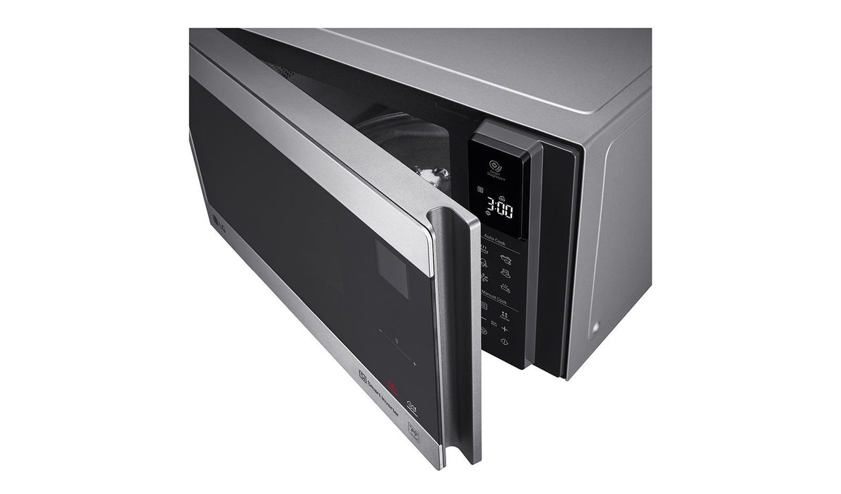 فرن المايكرويف بسعة 42 لتر، بتقنية العاكس الذكي، التسخين المتساوي ،التنظيف السهل ،لون ستانليس من LG