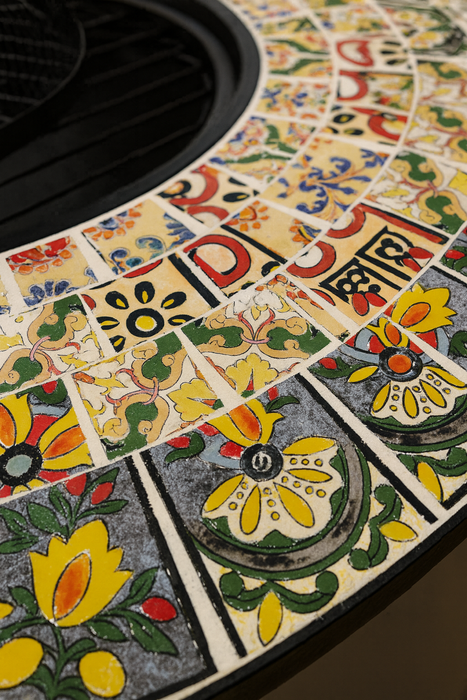 طاولة نار دائرية مزخرفة ببلاط مو Mosaic مدفأة خارجية بحواف فولاذية مقاومة