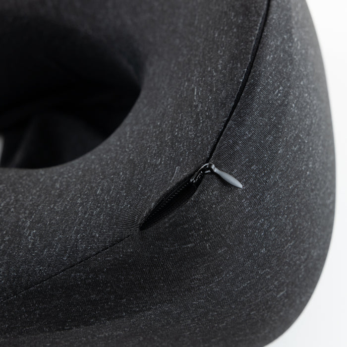 وسادة السفر بقلنسوة