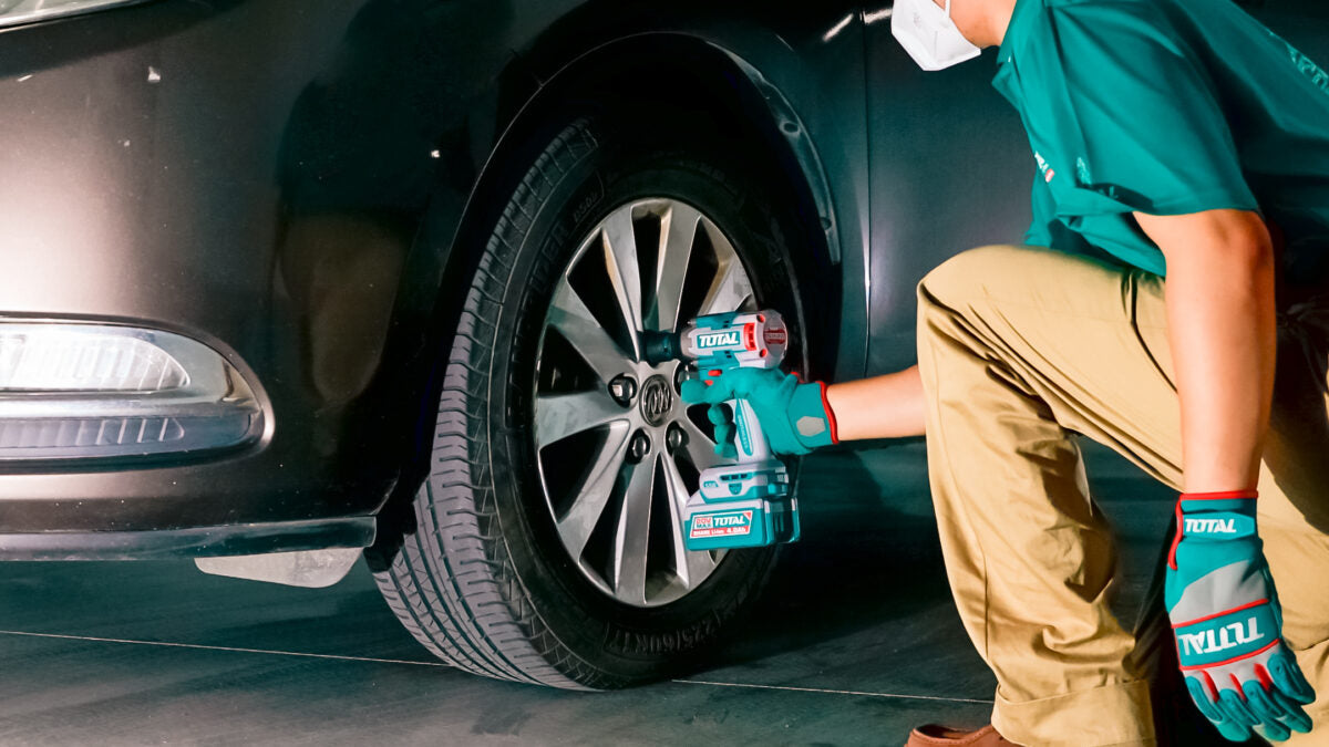 دريل امباكت TOTAL لاسلكي 20V بدون فحمات بحجم 1/2" وعزم 550Nm مع سرعات متعددة