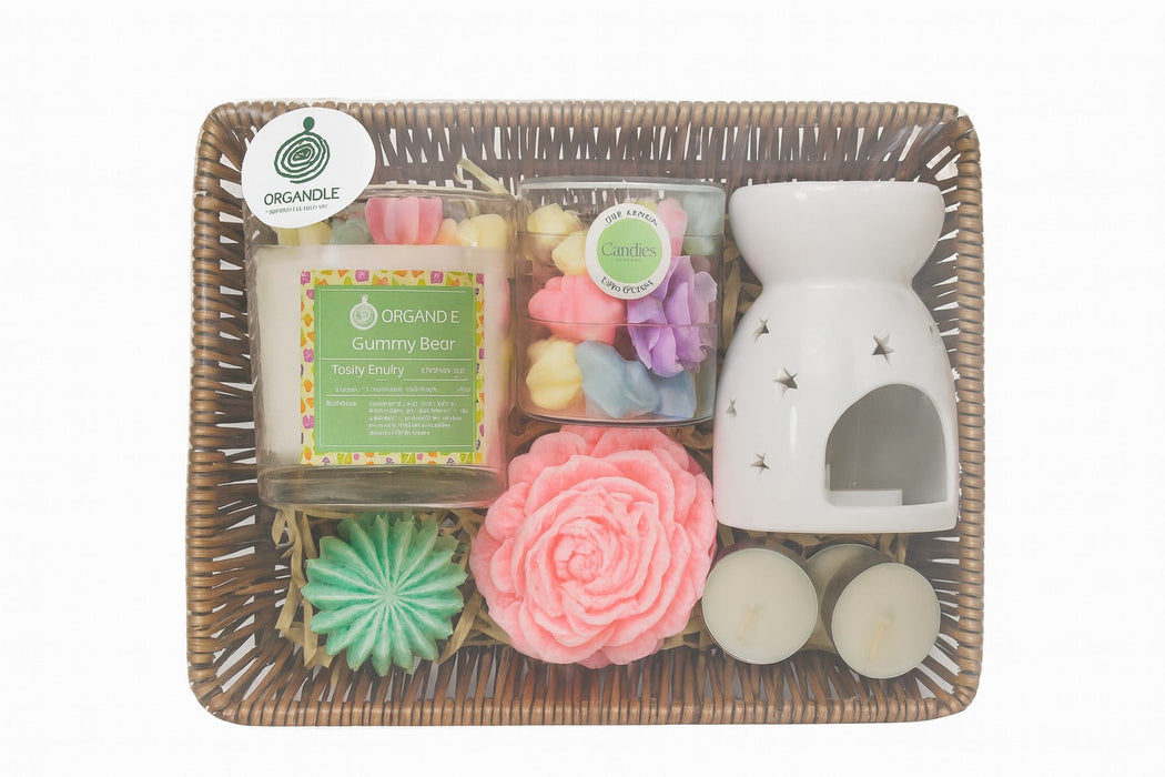 صندوق هدايا مميز مع شموع متنوعة 130 مل من علامة Gift Box، لمسة جمالية دافئة