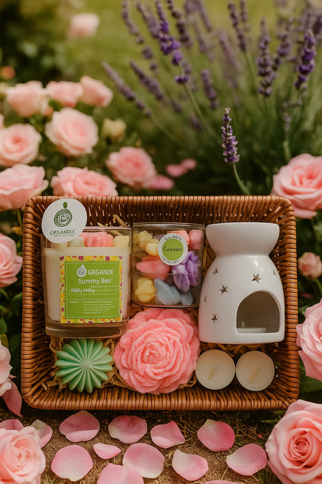 صندوق هدايا مميز مع شموع متنوعة 130 مل من علامة Gift Box، لمسة جمالية دافئة