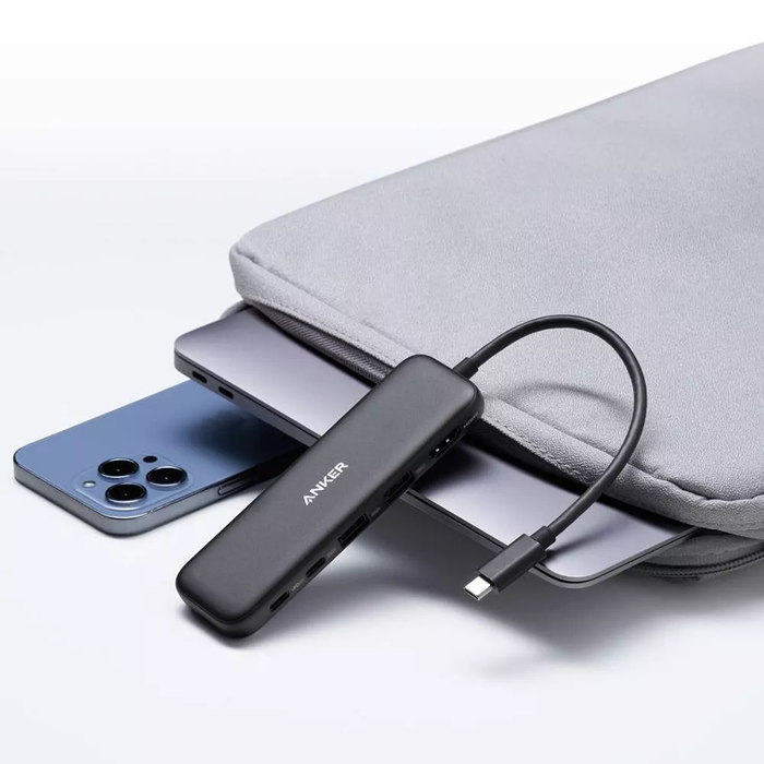 محور USB-C 5 في 1 بمدخل 100W وشحن تمريري وإخراج فيديو 4K من Anker