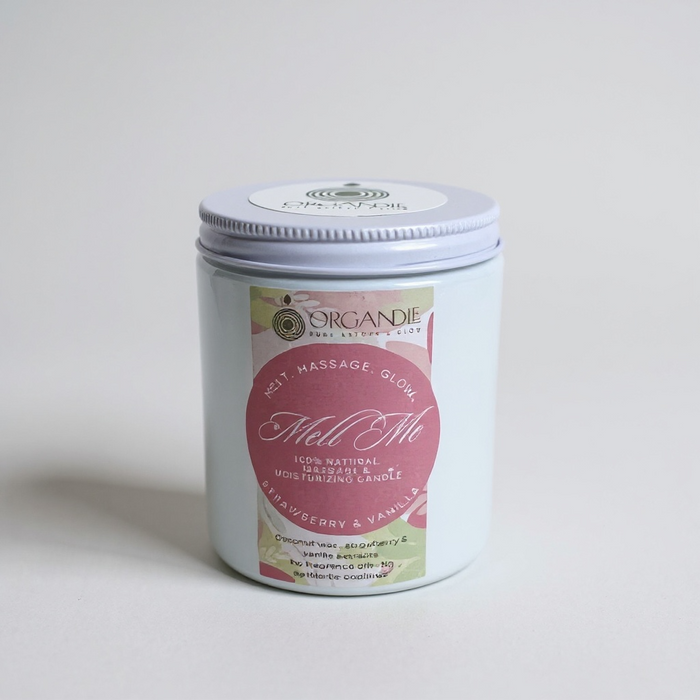 شمعة Melt Me بحجم 220ML مصنوعة من شمع جوز الهند وعطور الفانيليا والفراولة