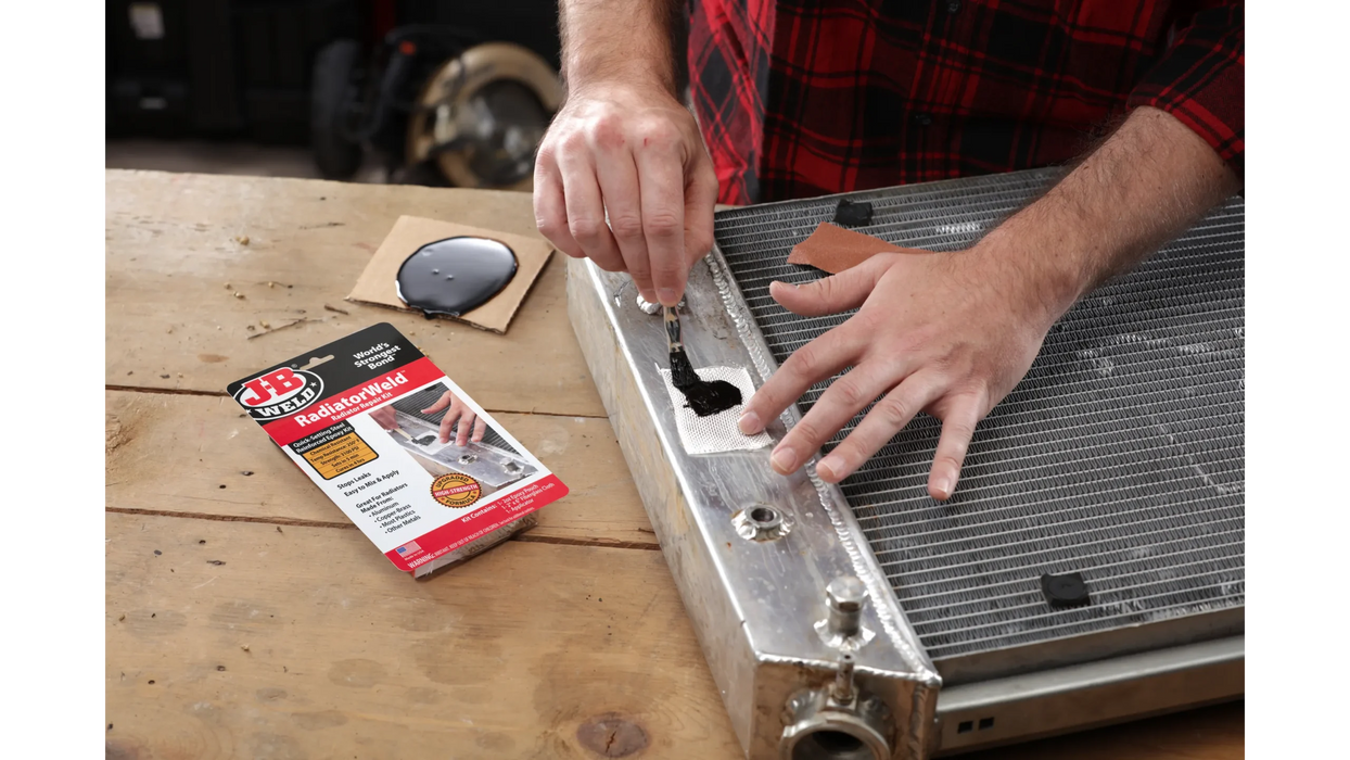 طقم إصلاح الراديتر RadiatorWeld™ مقاوم للحرارة والمواد الكيميائية للإصلاحات الدا…