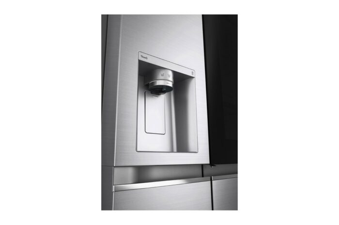 ثلاجة LG InstaView™ سعة 674 لتر، موزع ثلج وماء، لون فضي ثلاجة LG InstaView™ سعة 674 لتر، موزع ثلج وماء، لون فضي