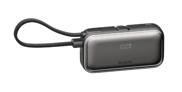 شاحن متنقل 5000mAh مع عرض رقمي وكابل مدمج يدعم الشحن السريع 22.5 واط من Mcdodo