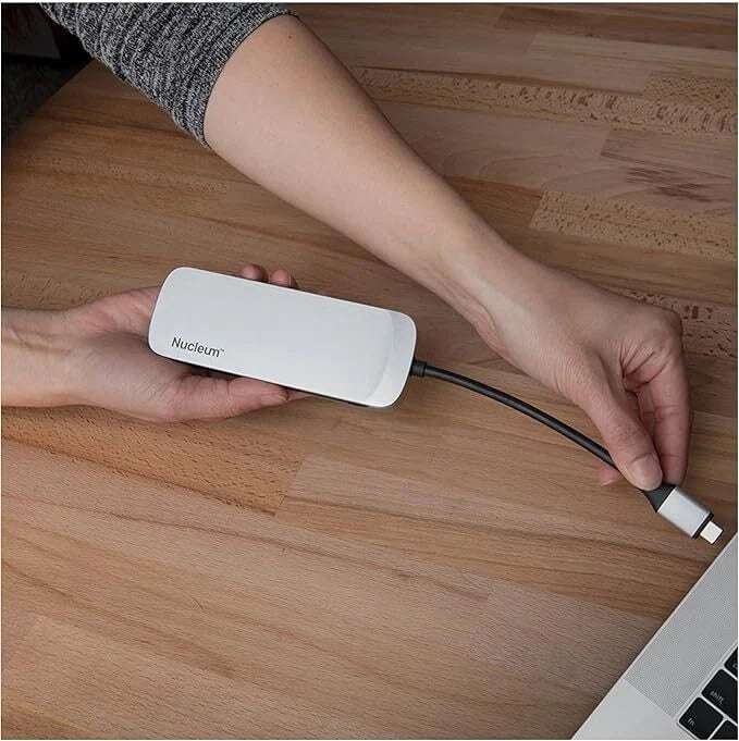 موزع منافذ USB-C نوكليوم كينغستون Nucleum بـ 7 منافذ مع منفذ HDMI 4K وقارئ بطاقات SD من Kingston