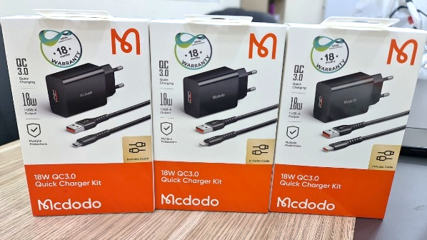 شاحن سريع 18 واط QC3.8 مع USB-A إلى مايكرو، حماية من الحمل الزائد من Mcdodo