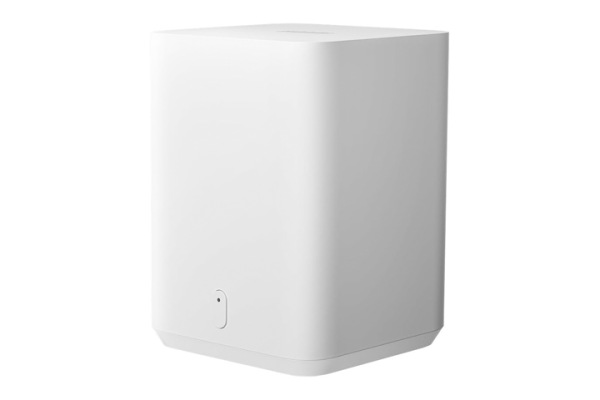 An internal unit that acts as a control and connection center for Xiaomi's outdoor cameras, enhancing connectivity and performance. For the BW400 Pro model only, it connects to the internet, provides storage, and provides information security.